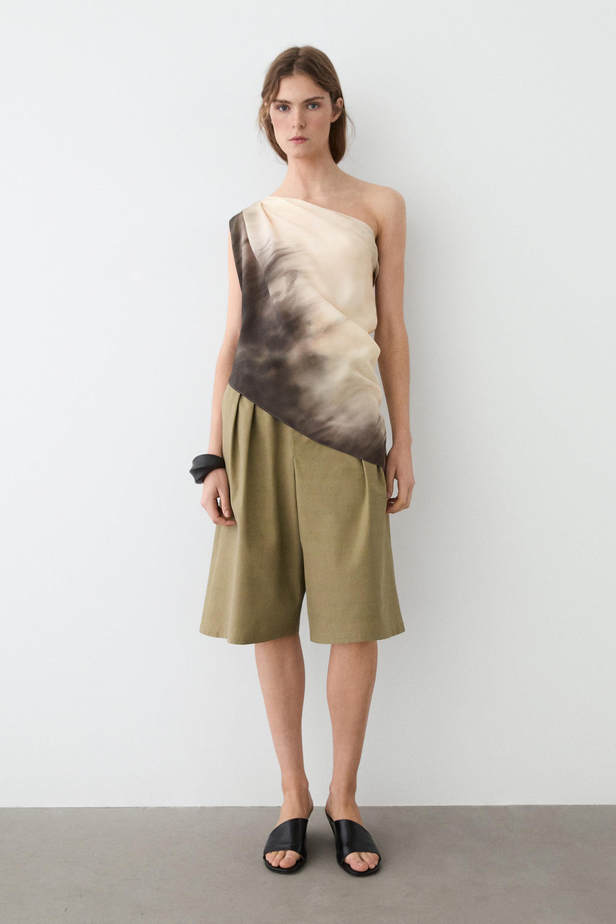 Asymmetric draped top